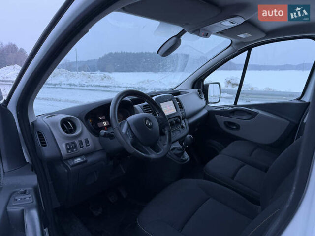Белый Рено Трафик, объемом двигателя 1.6 л и пробегом 242 тыс. км за 12750 $, фото 30 на Automoto.ua