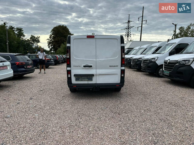 Белый Рено Трафик, объемом двигателя 1.6 л и пробегом 225 тыс. км за 13300 $, фото 8 на Automoto.ua