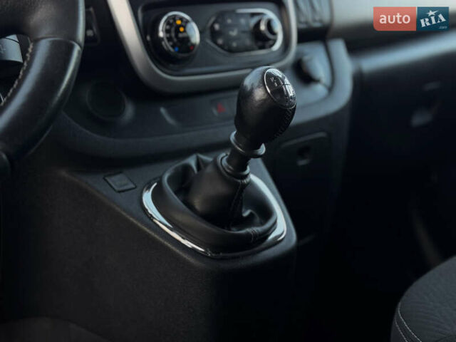 Белый Рено Трафик, объемом двигателя 1.6 л и пробегом 250 тыс. км за 13500 $, фото 62 на Automoto.ua