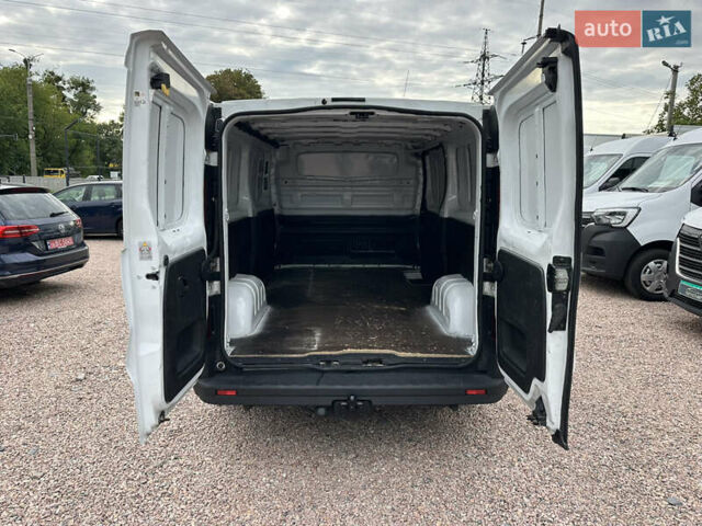 Белый Рено Трафик, объемом двигателя 1.6 л и пробегом 225 тыс. км за 13300 $, фото 23 на Automoto.ua