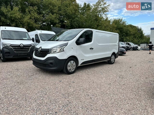 Белый Рено Трафик, объемом двигателя 1.6 л и пробегом 225 тыс. км за 13300 $, фото 4 на Automoto.ua