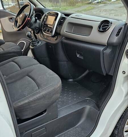 Білий Рено Трафік, об'ємом двигуна 1.6 л та пробігом 300 тис. км за 10000 $, фото 2 на Automoto.ua