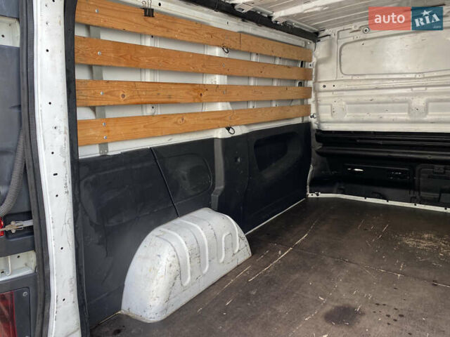 Білий Рено Трафік, об'ємом двигуна 1.6 л та пробігом 262 тис. км за 11777 $, фото 13 на Automoto.ua