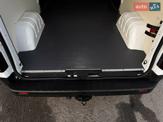 Белый Рено Трафик, объемом двигателя 1.6 л и пробегом 250 тыс. км за 13500 $, фото 48 на Automoto.ua