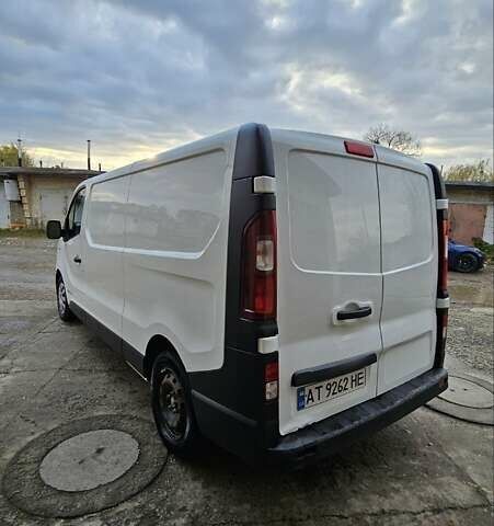 Білий Рено Трафік, об'ємом двигуна 1.6 л та пробігом 300 тис. км за 10000 $, фото 13 на Automoto.ua