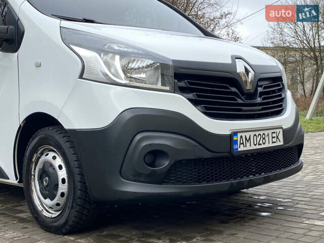 Білий Рено Трафік, об'ємом двигуна 1.6 л та пробігом 262 тис. км за 11777 $, фото 4 на Automoto.ua