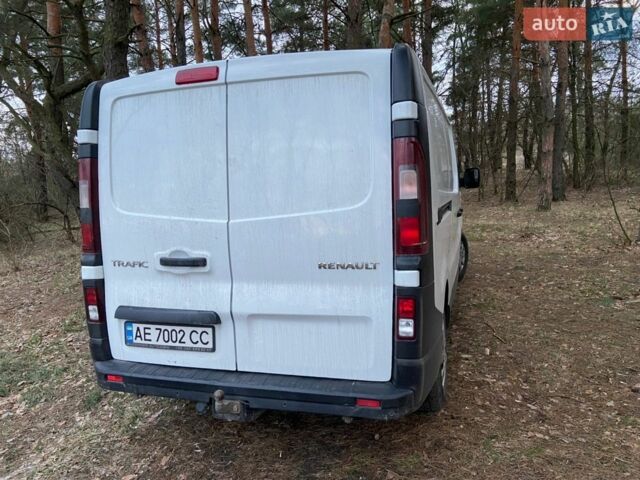 Белый Рено Трафик, объемом двигателя 1.6 л и пробегом 294 тыс. км за 11899 $, фото 8 на Automoto.ua