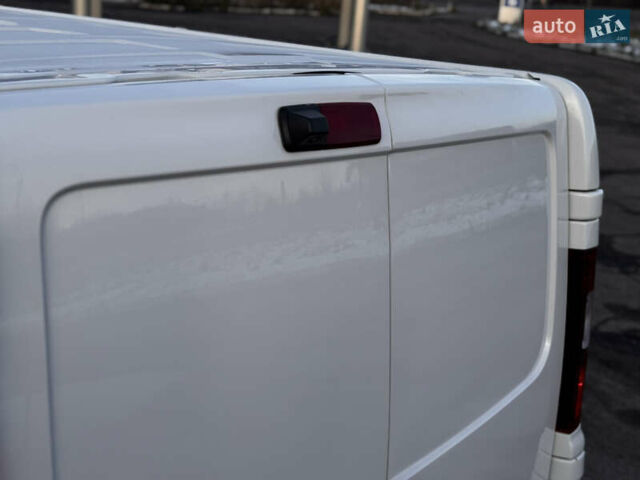 Белый Рено Трафик, объемом двигателя 1.6 л и пробегом 250 тыс. км за 13500 $, фото 39 на Automoto.ua