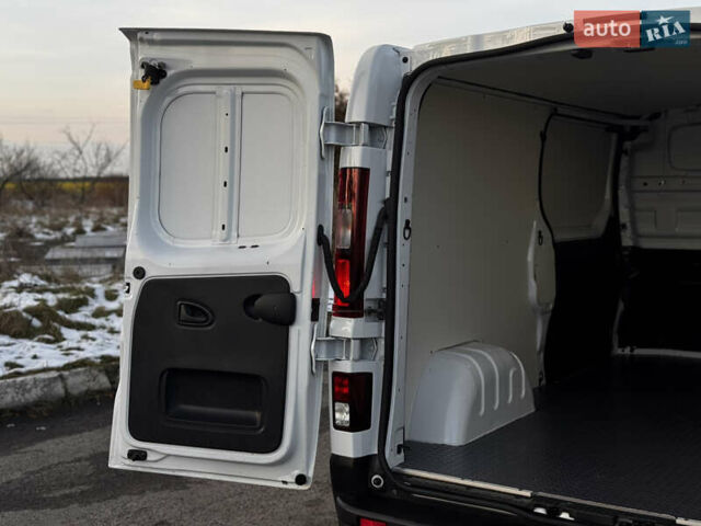 Белый Рено Трафик, объемом двигателя 1.6 л и пробегом 250 тыс. км за 13500 $, фото 45 на Automoto.ua