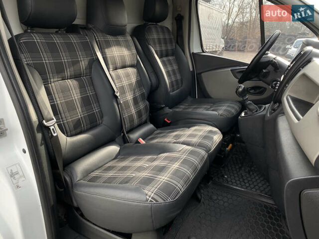 Білий Рено Трафік, об'ємом двигуна 1.6 л та пробігом 262 тис. км за 11777 $, фото 17 на Automoto.ua