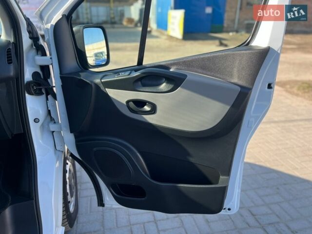 Білий Рено Трафік, об'ємом двигуна 1.6 л та пробігом 165 тис. км за 15500 $, фото 40 на Automoto.ua