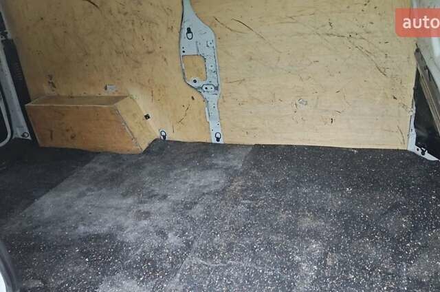 Білий Рено Трафік, об'ємом двигуна 1.6 л та пробігом 238 тис. км за 14000 $, фото 12 на Automoto.ua