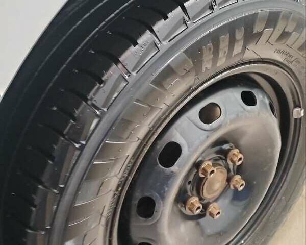 Белый Рено Трафик, объемом двигателя 1.6 л и пробегом 270 тыс. км за 11000 $, фото 16 на Automoto.ua