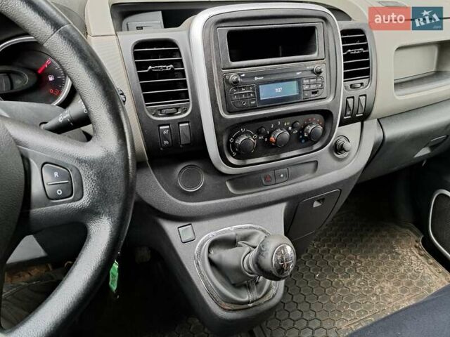 Рено Трафик 2017 в Киеве на Automoto.ua Белый Рено Трафик, объемом двигателя 1.6 л и пробегом 300 тыс. км за 13500 $, фото 6 на Automoto.ua