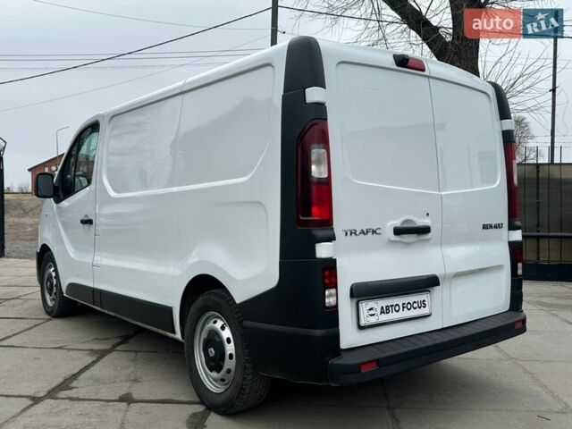 Белый Рено Трафик, объемом двигателя 1.6 л и пробегом 162 тыс. км за 15990 $, фото 7 на Automoto.ua