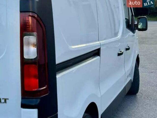 Рено Трафик 2017 в Днепре (Днепропетровске) на Automoto.ua Белый Рено Трафик, объемом двигателя 0 л и пробегом 220 тыс. км за 13000 $, фото 11 на Automoto.ua