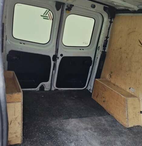 Білий Рено Трафік, об'ємом двигуна 1.6 л та пробігом 238 тис. км за 14000 $, фото 8 на Automoto.ua