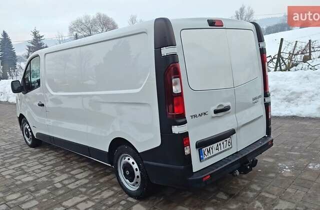 Білий Рено Трафік, об'ємом двигуна 1.6 л та пробігом 238 тис. км за 14000 $, фото 14 на Automoto.ua