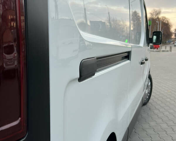 Белый Рено Трафик, объемом двигателя 1.6 л и пробегом 273 тыс. км за 11500 $, фото 25 на Automoto.ua