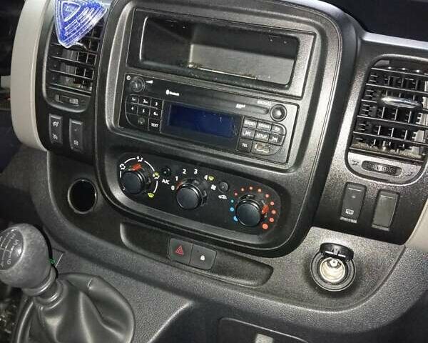 Белый Рено Трафик, объемом двигателя 1.6 л и пробегом 3 тыс. км за 10500 $, фото 5 на Automoto.ua