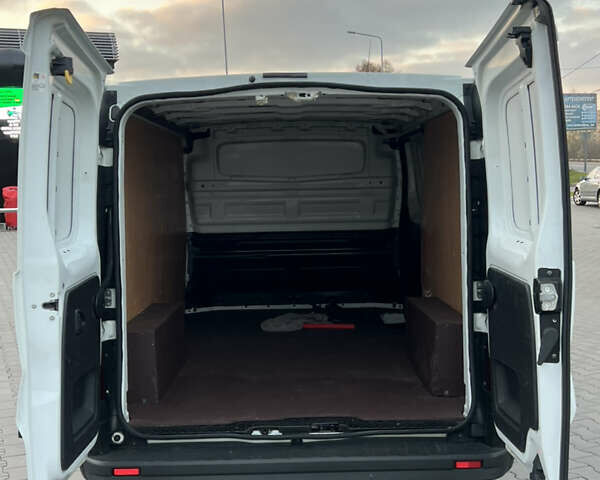 Белый Рено Трафик, объемом двигателя 1.6 л и пробегом 273 тыс. км за 11500 $, фото 22 на Automoto.ua