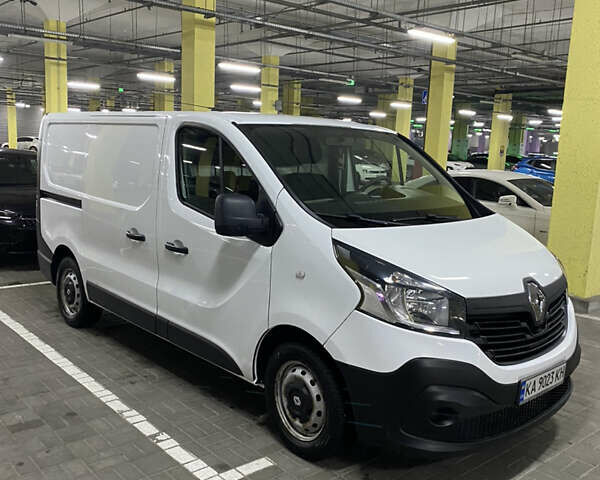 Белый Рено Трафик, объемом двигателя 1.6 л и пробегом 173 тыс. км за 11700 $, фото 5 на Automoto.ua