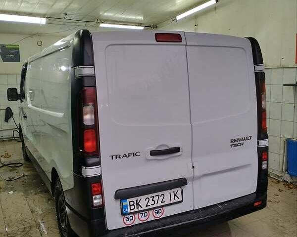 Белый Рено Трафик, объемом двигателя 1.6 л и пробегом 270 тыс. км за 11000 $, фото 5 на Automoto.ua