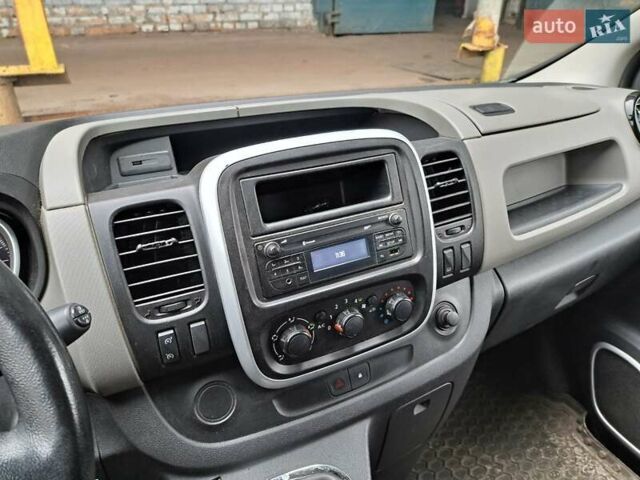 Рено Трафик 2017 в Киеве на Automoto.ua Белый Рено Трафик, объемом двигателя 1.6 л и пробегом 300 тыс. км за 13500 $, фото 3 на Automoto.ua