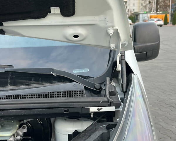 Белый Рено Трафик, объемом двигателя 1.6 л и пробегом 273 тыс. км за 11500 $, фото 32 на Automoto.ua