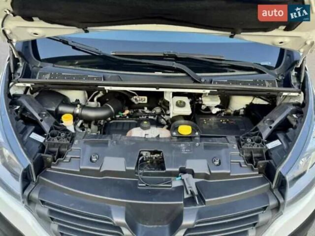 Рено Трафик 2017 в Днепре (Днепропетровске) на Automoto.ua Белый Рено Трафик, объемом двигателя 0 л и пробегом 220 тыс. км за 13000 $, фото 12 на Automoto.ua