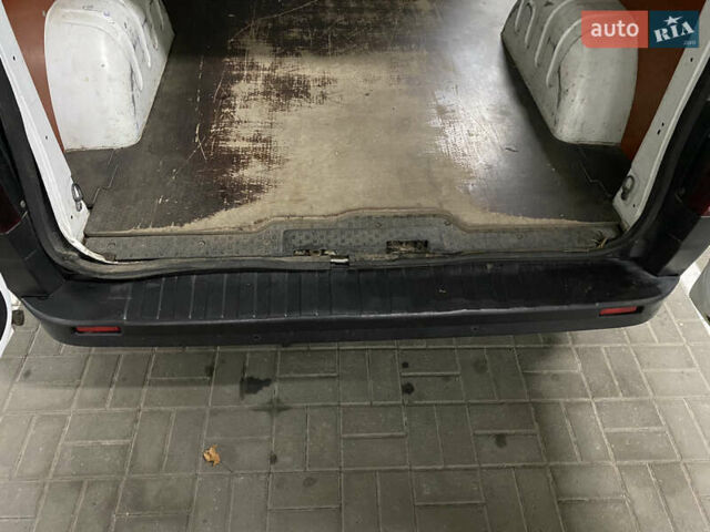 Белый Рено Трафик, объемом двигателя 1.6 л и пробегом 173 тыс. км за 11700 $, фото 8 на Automoto.ua