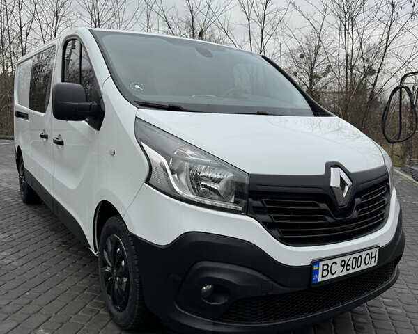 Белый Рено Трафик, объемом двигателя 1.6 л и пробегом 159 тыс. км за 16400 $, фото 3 на Automoto.ua