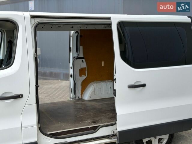 Білий Рено Трафік, об'ємом двигуна 1.6 л та пробігом 258 тис. км за 13500 $, фото 25 на Automoto.ua