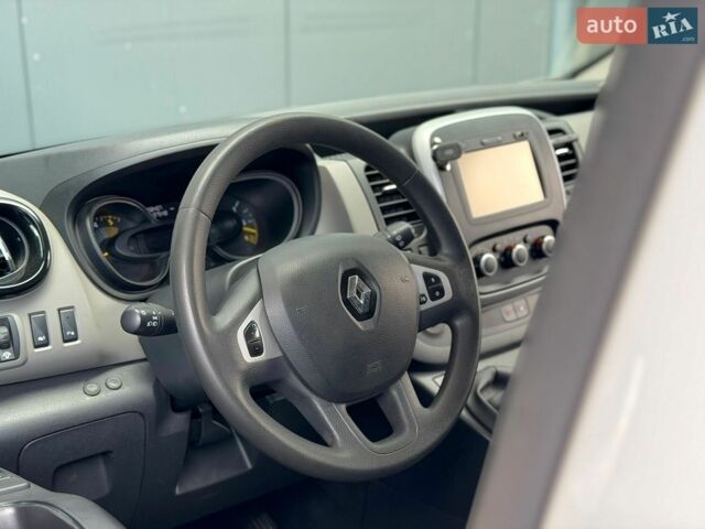 Білий Рено Трафік, об'ємом двигуна 1.6 л та пробігом 258 тис. км за 13500 $, фото 18 на Automoto.ua