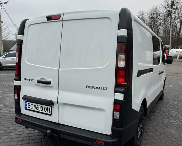 Белый Рено Трафик, объемом двигателя 1.6 л и пробегом 159 тыс. км за 16400 $, фото 4 на Automoto.ua