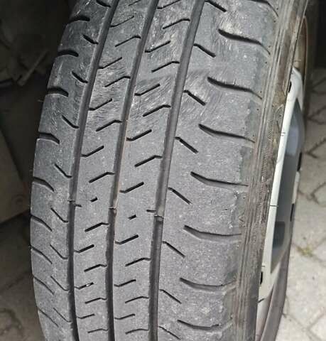 Білий Рено Трафік, об'ємом двигуна 1.6 л та пробігом 238 тис. км за 14000 $, фото 11 на Automoto.ua