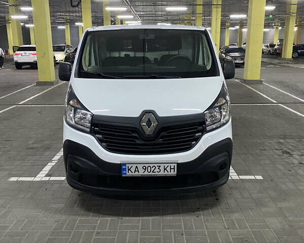 Белый Рено Трафик, объемом двигателя 1.6 л и пробегом 173 тыс. км за 11700 $, фото 1 на Automoto.ua