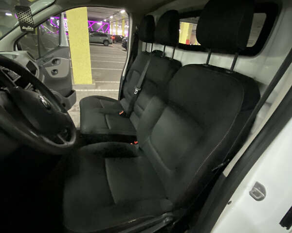 Белый Рено Трафик, объемом двигателя 1.6 л и пробегом 173 тыс. км за 11700 $, фото 12 на Automoto.ua