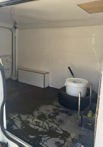 Білий Рено Трафік, об'ємом двигуна 1.6 л та пробігом 220 тис. км за 11800 $, фото 11 на Automoto.ua