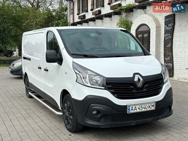 Белый Рено Трафик, объемом двигателя 1.6 л и пробегом 245 тыс. км за 13500 $, фото 13 на Automoto.ua