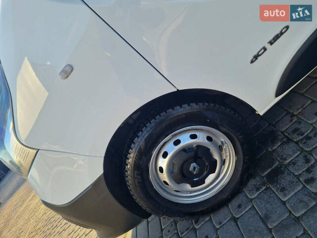 Белый Рено Трафик, объемом двигателя 1.6 л и пробегом 155 тыс. км за 15000 $, фото 5 на Automoto.ua