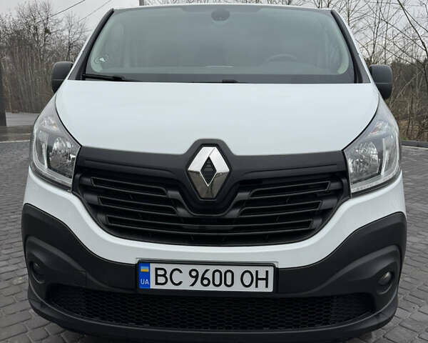 Белый Рено Трафик, объемом двигателя 1.6 л и пробегом 159 тыс. км за 16400 $, фото 1 на Automoto.ua