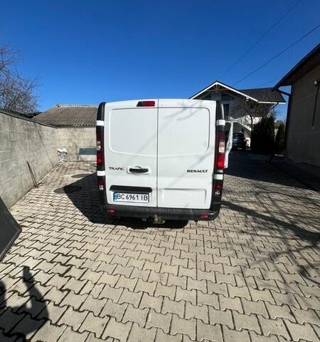 Белый Рено Трафик, объемом двигателя 1.6 л и пробегом 200 тыс. км за 13000 $, фото 2 на Automoto.ua