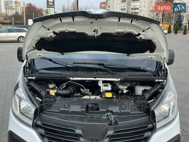 Белый Рено Трафик, объемом двигателя 1.6 л и пробегом 273 тыс. км за 11500 $, фото 30 на Automoto.ua