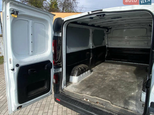 Белый Рено Трафик, объемом двигателя 1.6 л и пробегом 140 тыс. км за 14999 $, фото 12 на Automoto.ua