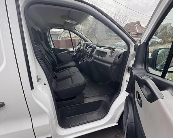 Белый Рено Трафик, объемом двигателя 1.6 л и пробегом 151 тыс. км за 14600 $, фото 4 на Automoto.ua