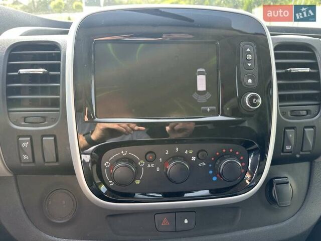 Білий Рено Трафік, об'ємом двигуна 1.6 л та пробігом 190 тис. км за 12700 $, фото 25 на Automoto.ua