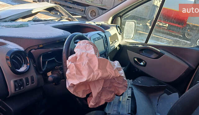 Білий Рено Трафік, об'ємом двигуна 1.6 л та пробігом 2 тис. км за 4000 $, фото 4 на Automoto.ua