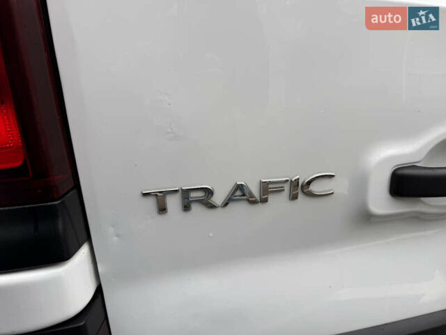 Белый Рено Трафик, объемом двигателя 1.6 л и пробегом 152 тыс. км за 13700 $, фото 19 на Automoto.ua