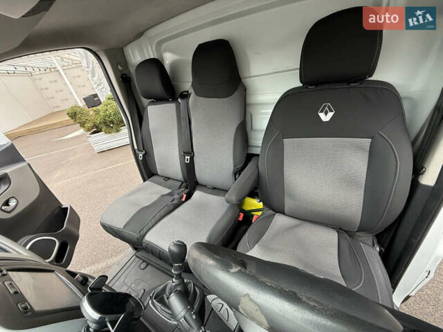 Белый Рено Трафик, объемом двигателя 1.6 л и пробегом 152 тыс. км за 13700 $, фото 8 на Automoto.ua